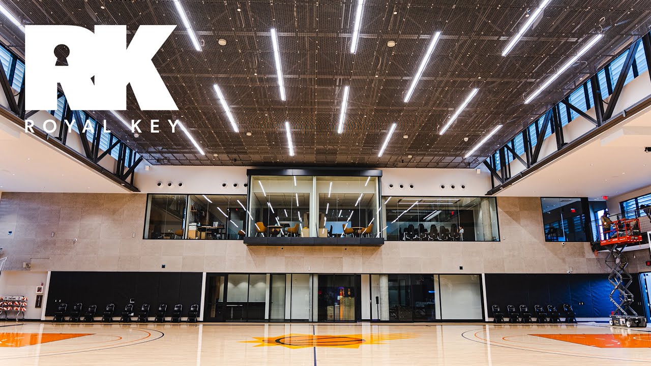 Внутри центра производительности Verizon 5G стоимостью 45 000 000 долларов компании Phoenix Suns ...