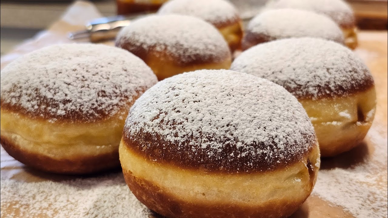 Fasching 2024 - Selbstgemachte Faschingskrapfen (Homemade Mardi Gras Donuts)
