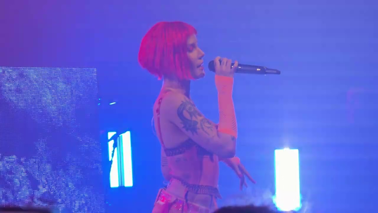 Halsey - Castle (October 24, 2025)
