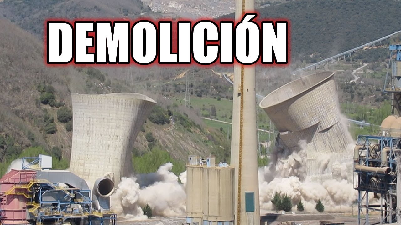Central Térmica de la Robla (León, España) Demolición de las torres de refrigeración.