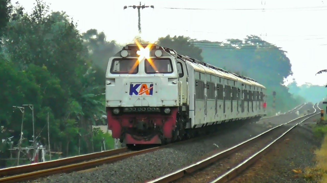 KERETA API NGEBUT MUDIK LEBARAN | HUNTING KERETA API PANJANG ANGKUTAN MUDIK LEBARAN DI DAOP 3 PGDN