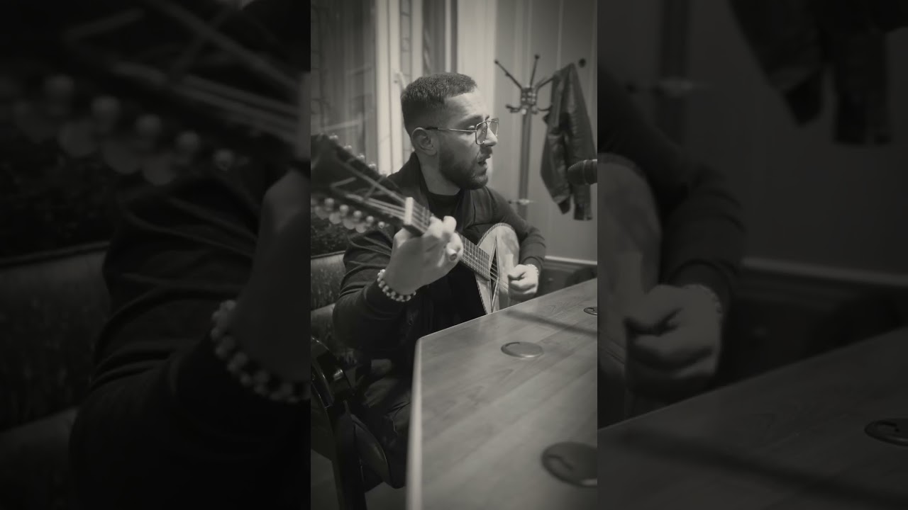 Lotfi Illulen Sing “Ajeǧǧig” (Idir)- Radio Bouira.
