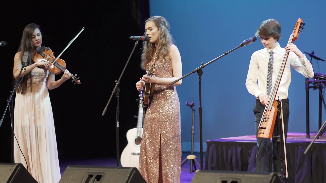 Oh Mandolin   - Indigo Roots Band