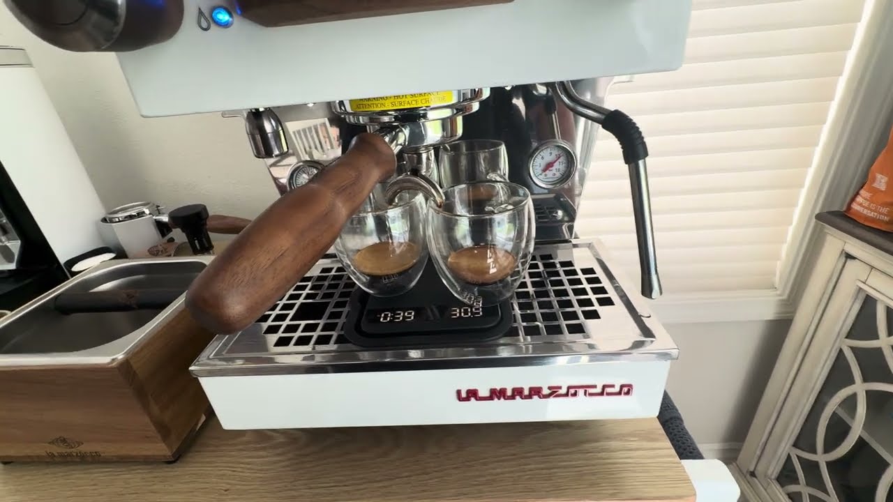 Easy Espresso Workflow with La Marzocco Linea Mini, Mahlkönig E65S GBW, and Brew by Weight Scale