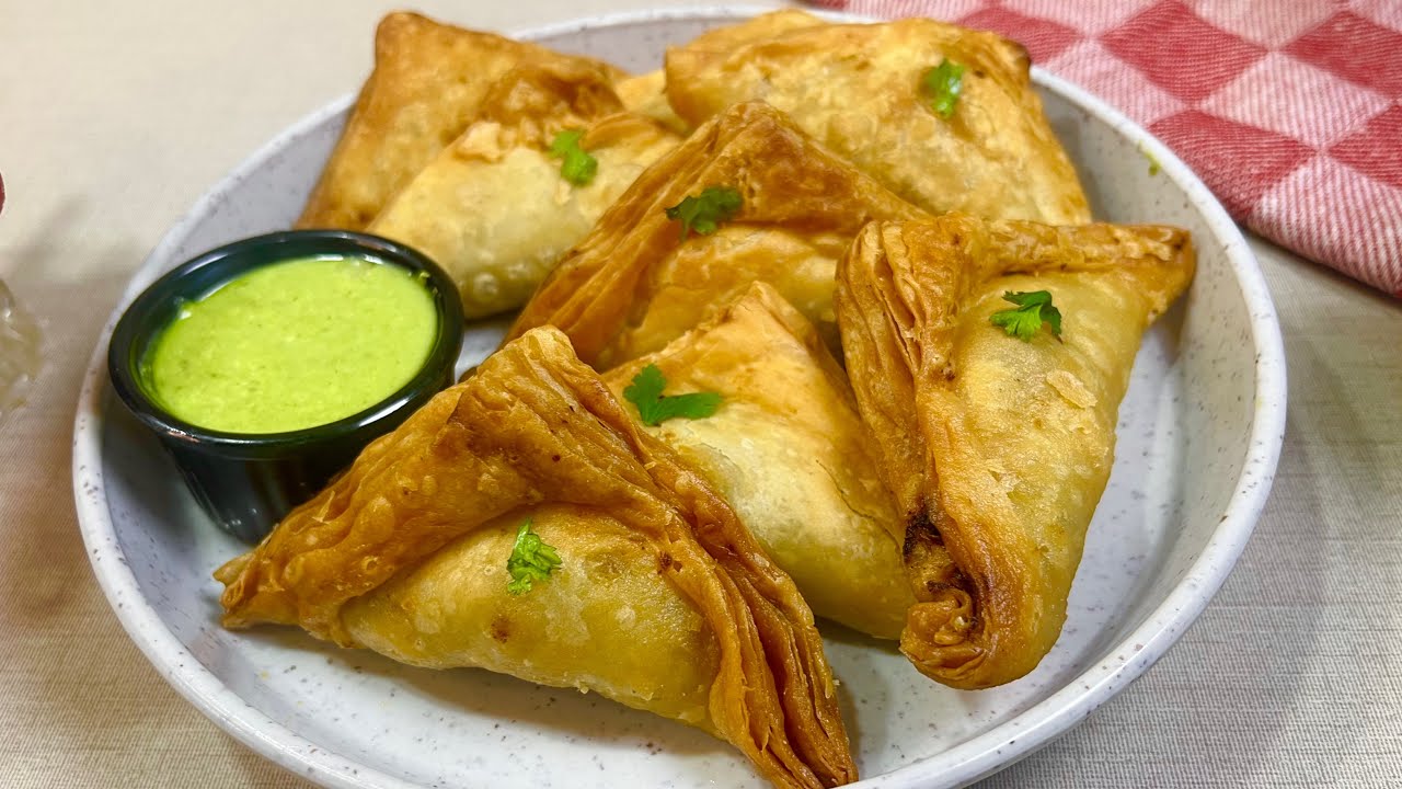 Ramzan Special Flaky Aloo Samosa Recipe | Aloo Samosa Recipe Ramadan Special | Iftar Recipe 
