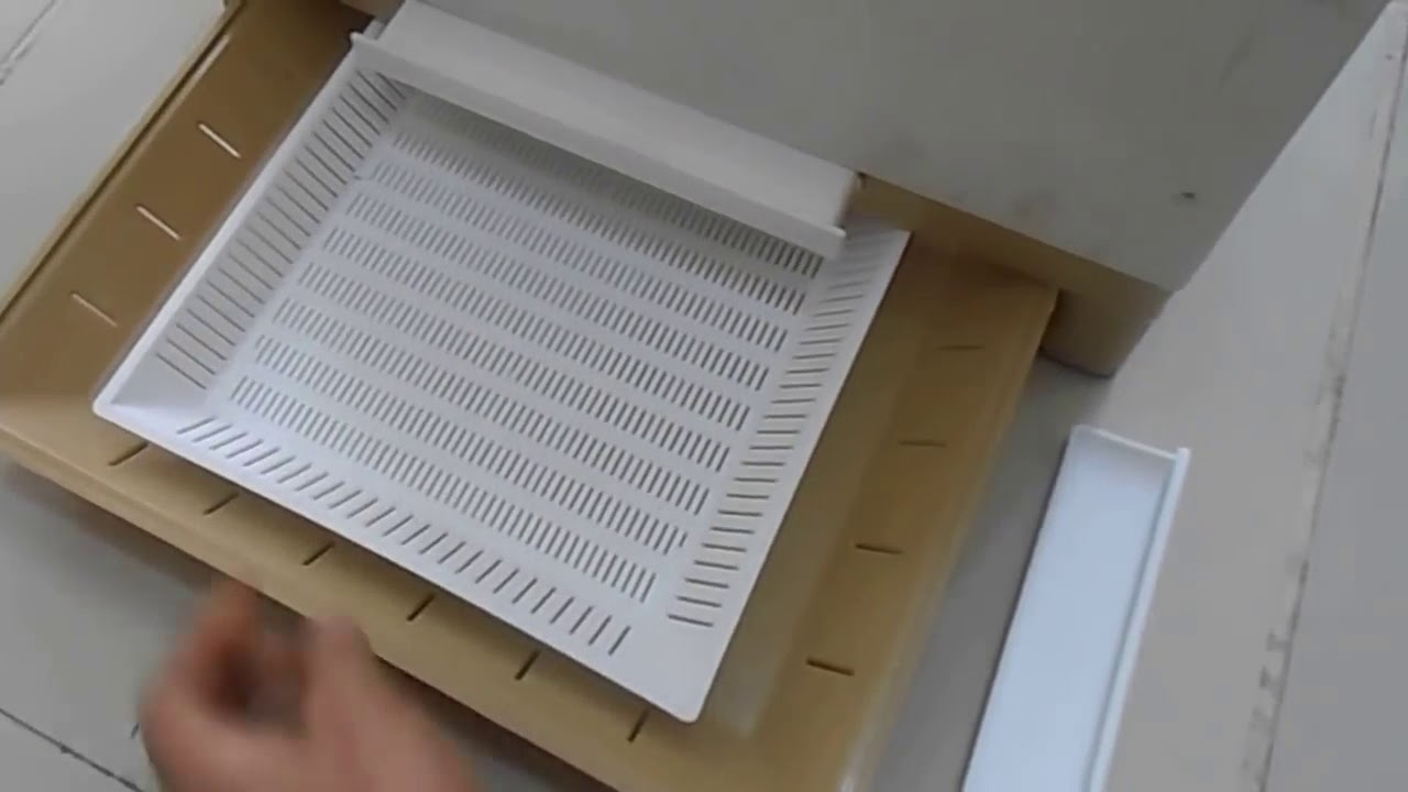 Fund plastic anti varroa cu colector de polen