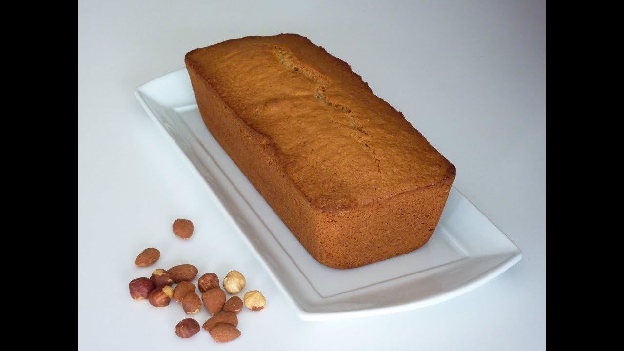 CAKE MOELLEUX NOISETTES AMANDES