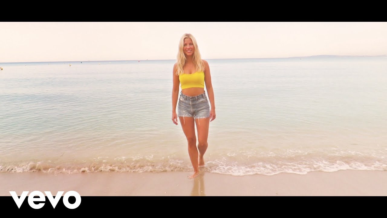 Sigrid Bernson - Hot Like The Sun