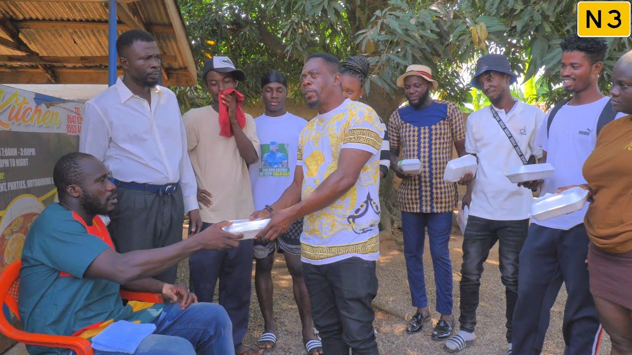 😂😂HON.ACABENEZER SHARES RICE TO HIS COMMUNITY TO GET VOTES 🗳️ 😂AFTER ELECTION SEE WHAT HAPPENED