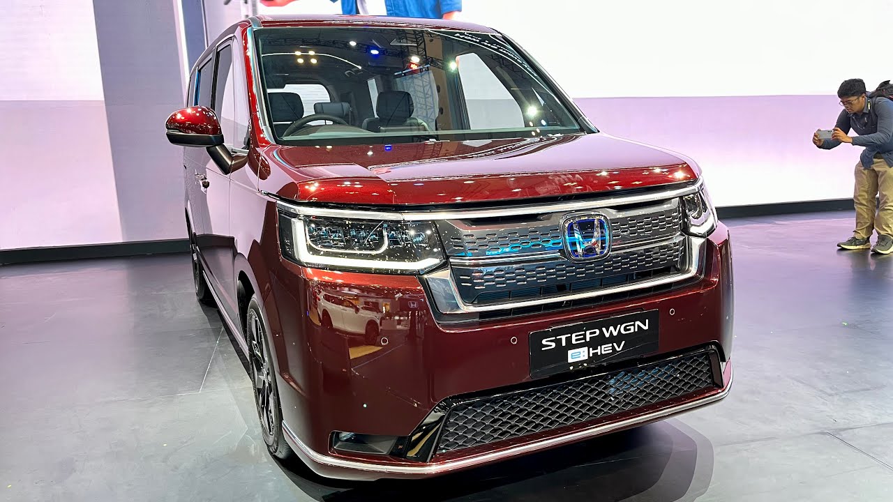 Новый Honda Stepwgn Spada e:HEV 2025 года — лучший многоцелевой минивэн