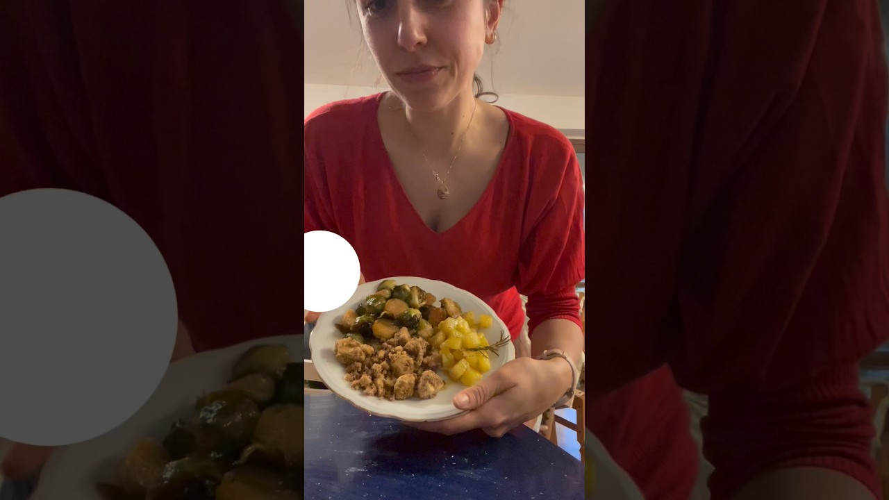 Cavoletti di Bruxelles, patate e crocchette di tofu al forno #cenaveganacompleta