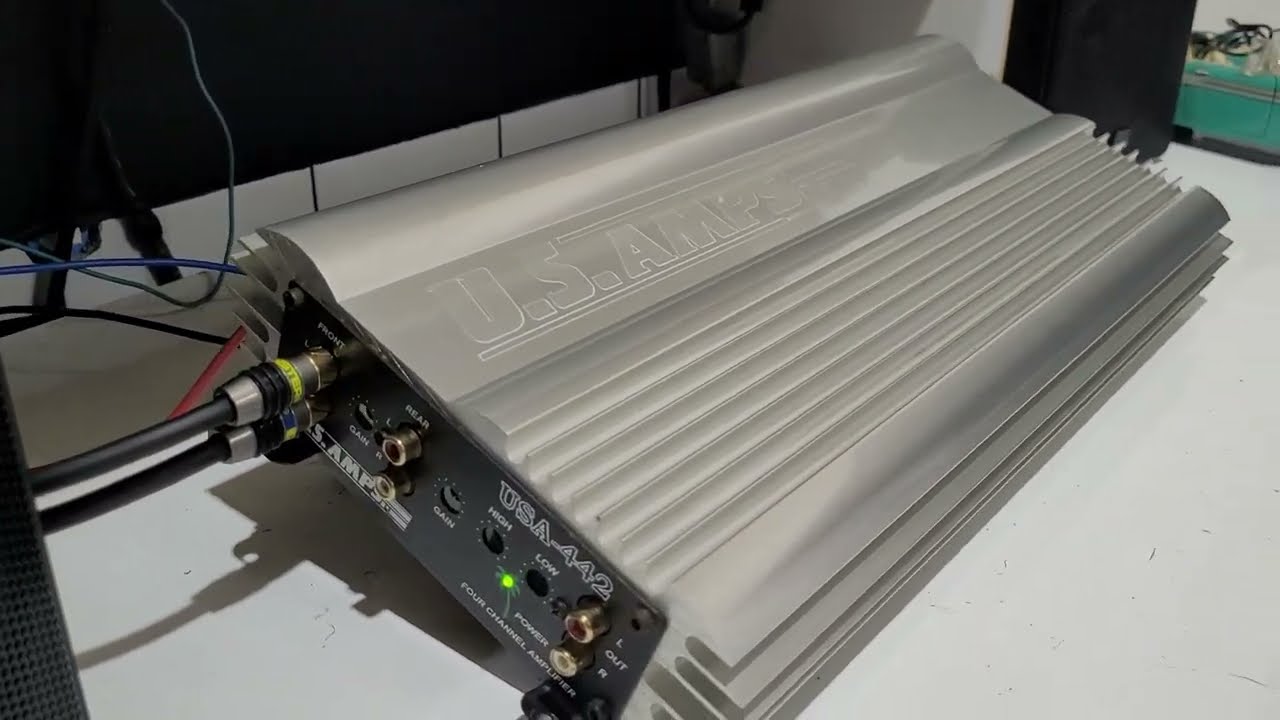 Alpine CDA-117Ji + U.S. Amps USA-442