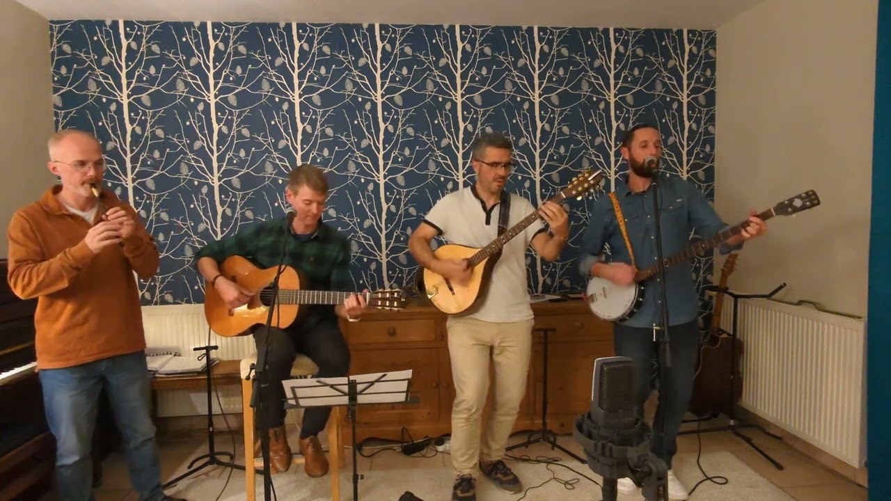 DRUNKEN SAILOR / SANTIANO - Laurac du Connemara