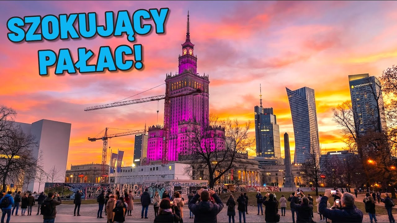 SZOKUJĄCY WIDOK: Pałac Kultury zmienił kolor! (Relacja 8 marca)