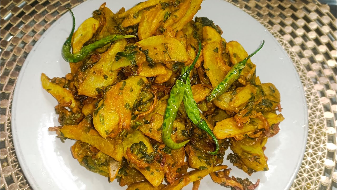 Aloo Pyaaz Ke Crispy Pakode l Aloo Bhajiya l Iftar Special Pakoda Recipe by Cook With Mahak
