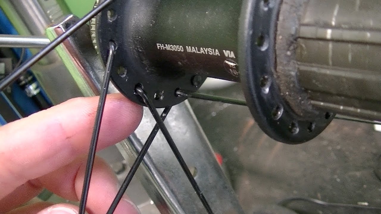 COME RAGGIARE UNA RUOTA DELLA BICI