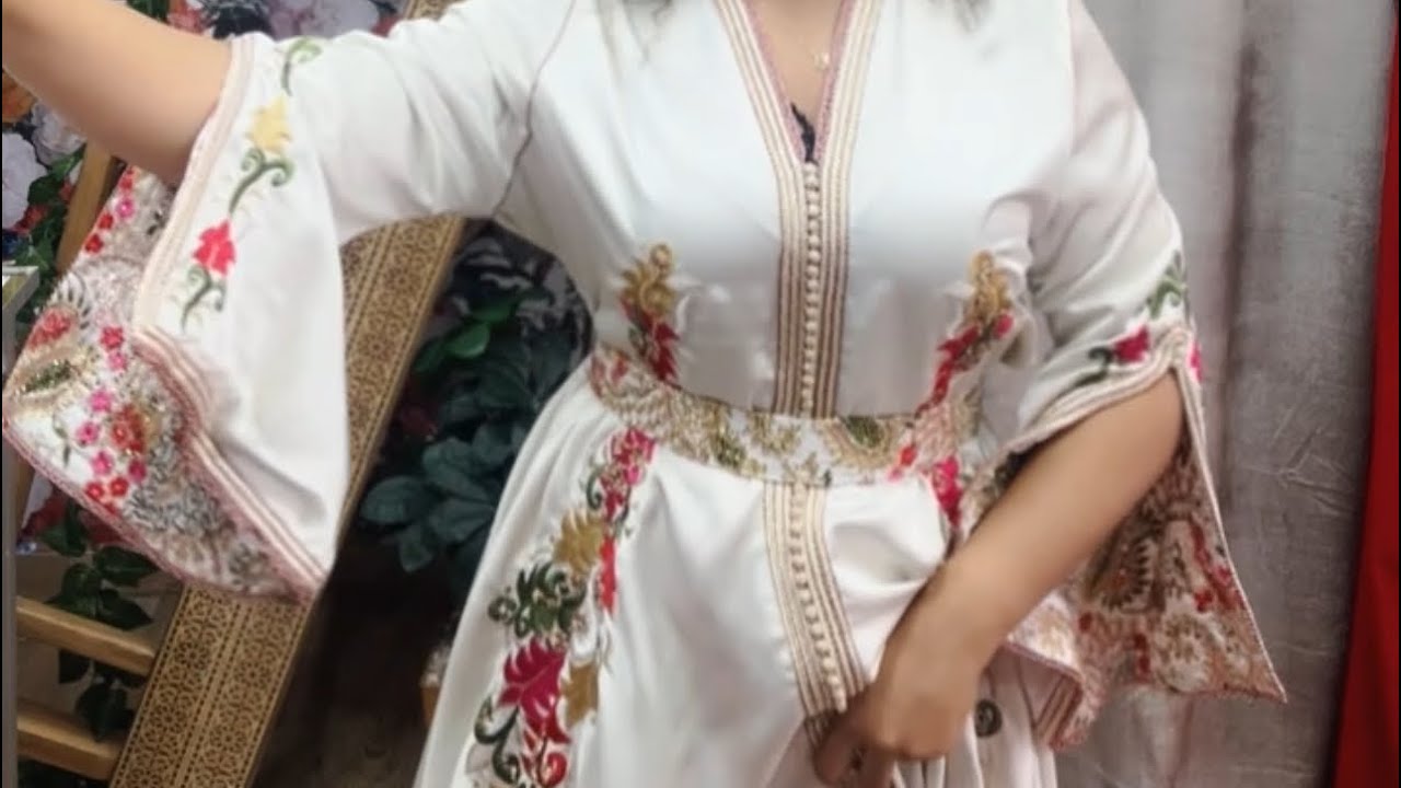 قفطان عصري للفنانات والعشاقات 🌹🥰ديال منى طووب طووب ديال القفاطن المغربية  لاكلاس ألالا 💃❤️🇲🇦🇲🇦