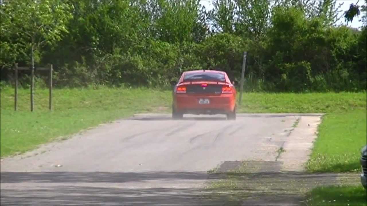 Dodge Charger SRT-8 Super Bee 2009 Run