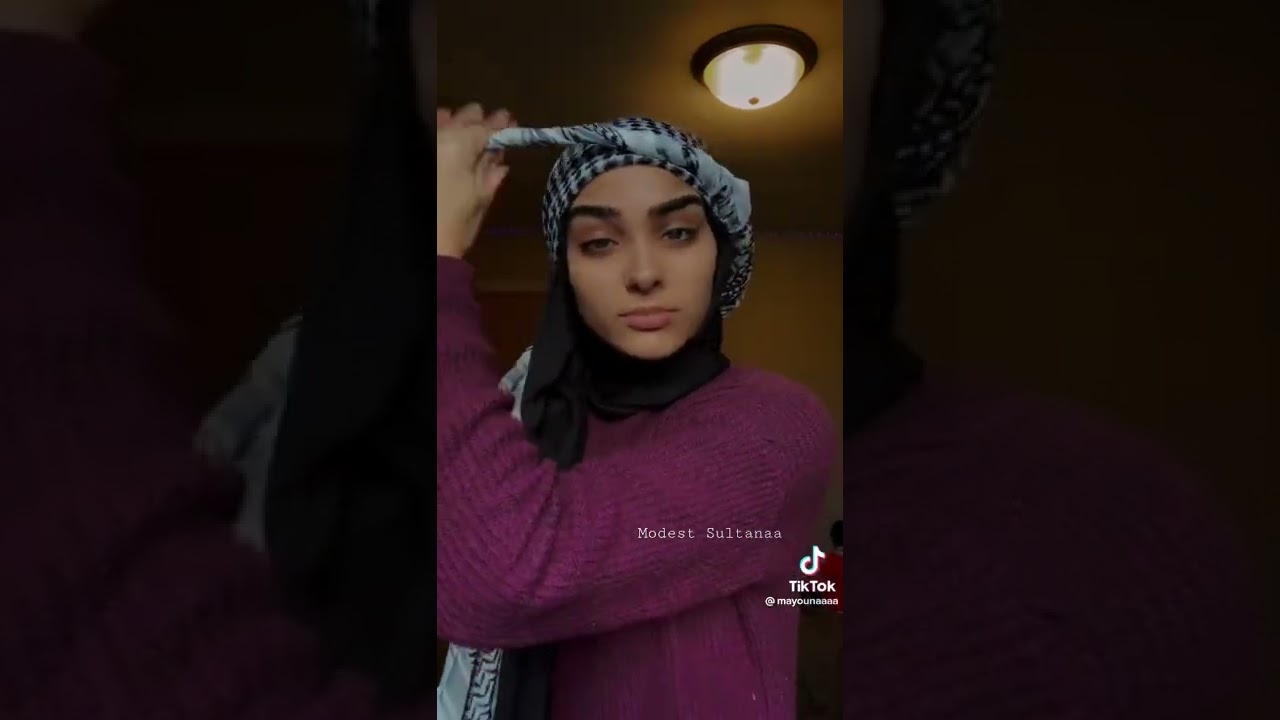 How to tie a kufiya to a hijab 🤍 الكوفية #hijabi #tiktokhijab #hijabiz #palestinian #hijabista
