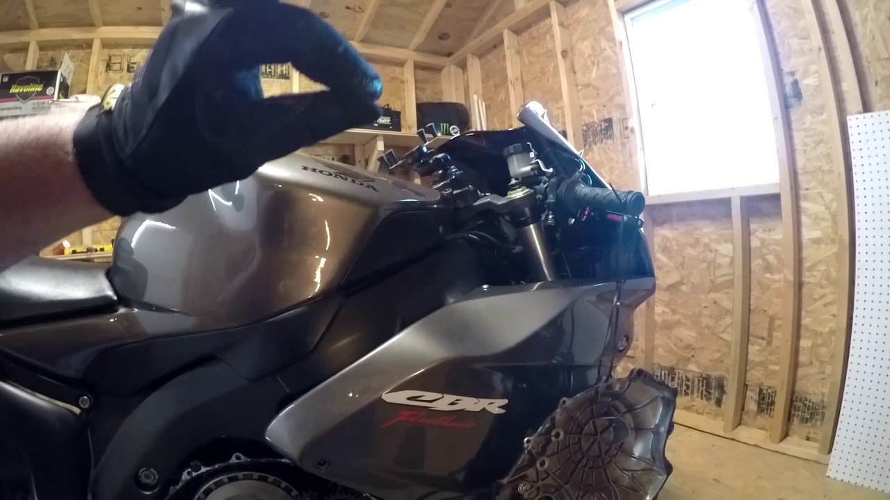 Снятие крышки сцепления CBR1000RR — я допустил ошибку...