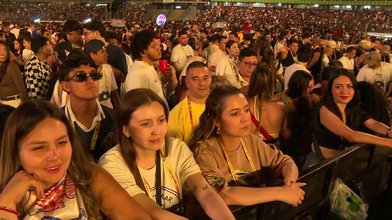 Bad Bunny hizo historia en Medellín: así vibró la ciudad con su música