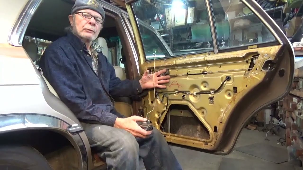 1970s/80s Mercedes-Benz door lock vacuum actuator replacement