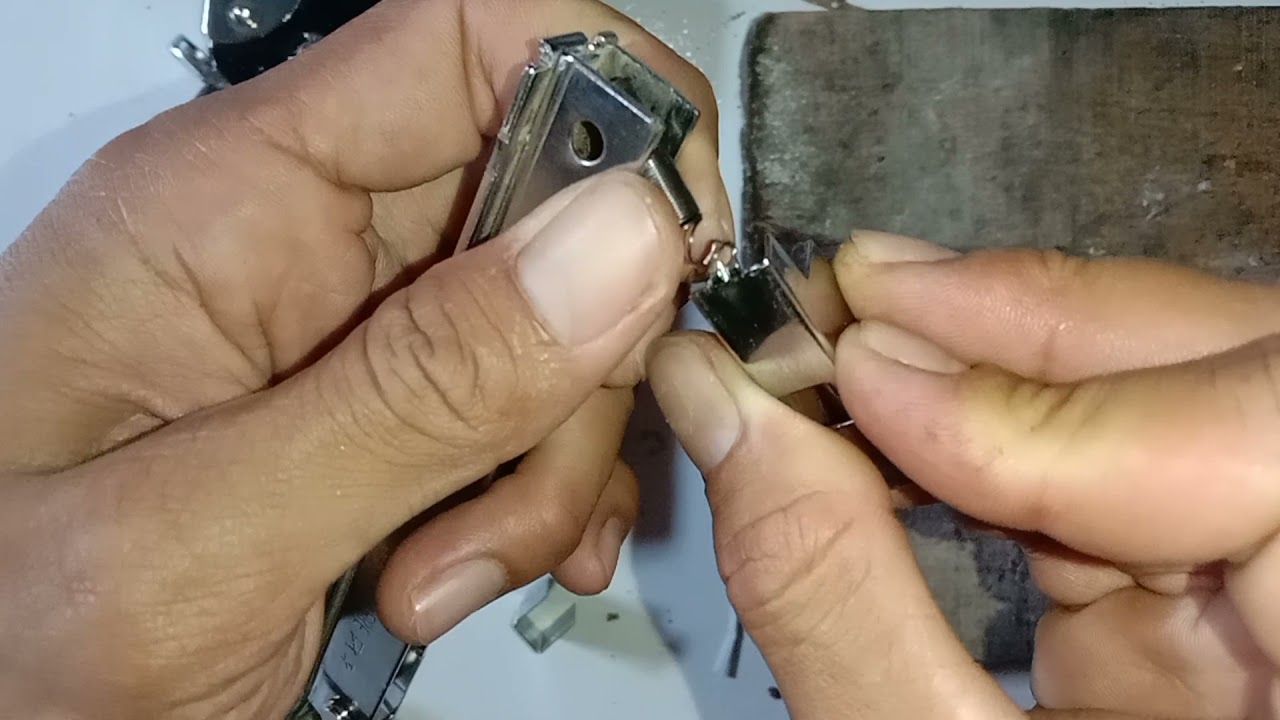 Cara memperbaiki per / plat besi pada per pendorong yang rusak pada setaples GUN TACKER TeKiRo 3in1