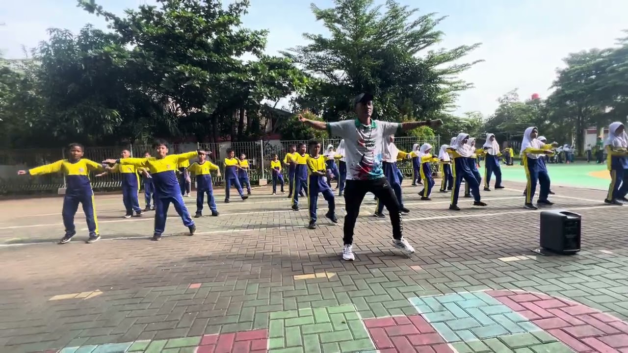 Pembelajaran PJOK 10 Kombinasi gerak kaki dan tangan senam beirama