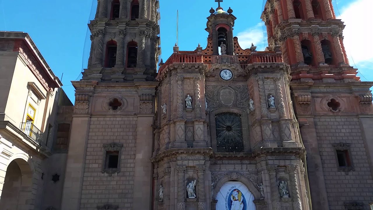 Primera llamada, repique del Carillón apertura puerta de la misericordia S.L.P. México