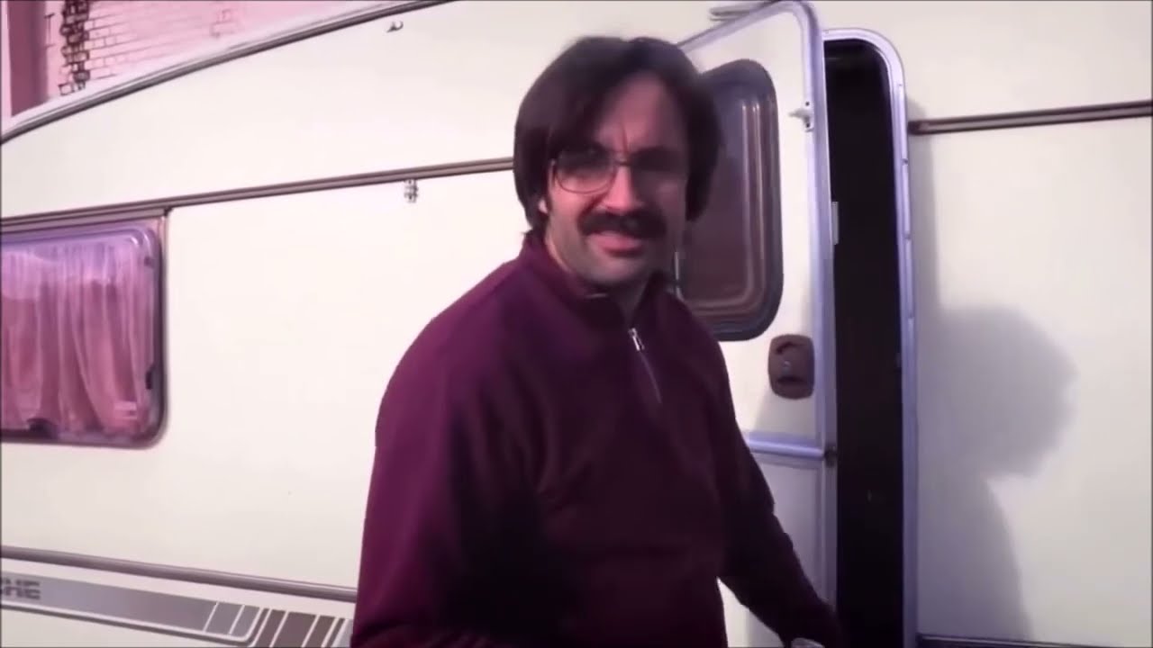Outtakes from the show called Derek hilarious scenes! (Ricky Gervais and David Earl)