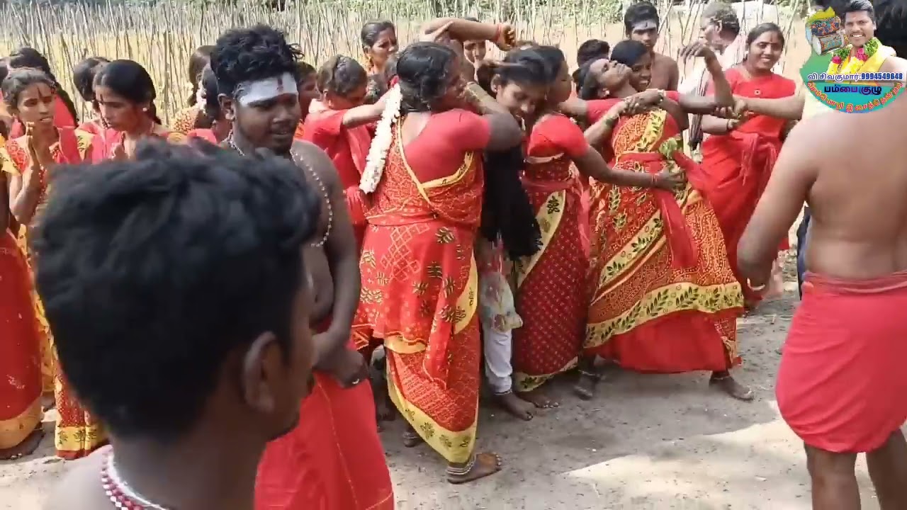 Pambai ஓம் சக்தி அம்மன் சக்தி அழைப்பு பால்குடம் எடுத்த வந்த பெண்கள் மீது  ஆக்ரோஷமாக ஆடி வந்த அம்மன்