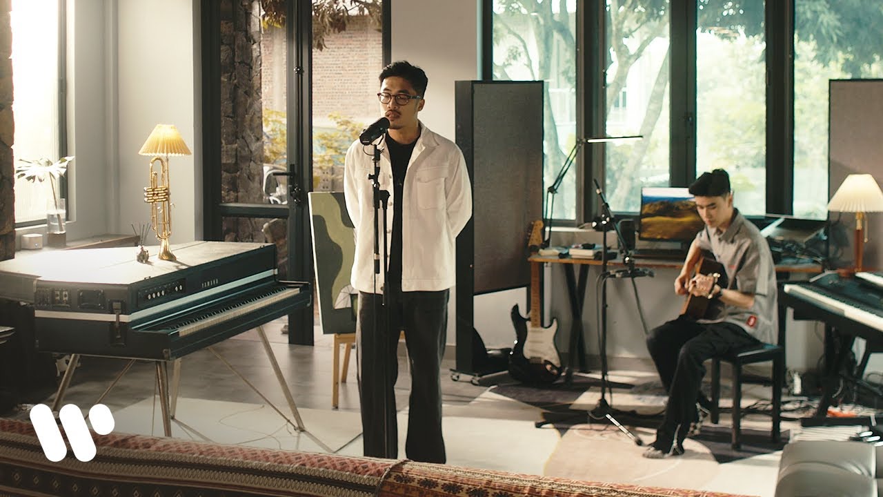 b&igrave;nh y&ecirc;n / Vũ. (Live Session tại Trại s&aacute;ng t&aacute;c H&ograve;a B&igrave;nh)