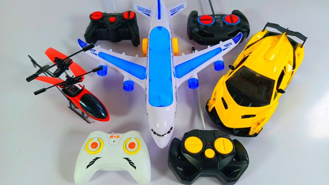 RC Flight Deck Unboxing: Transport Helicopter Meets Retro City Vehicles