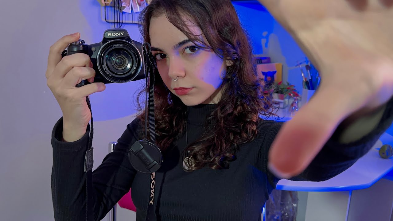 ASMR | Garota esquisita te fotografando