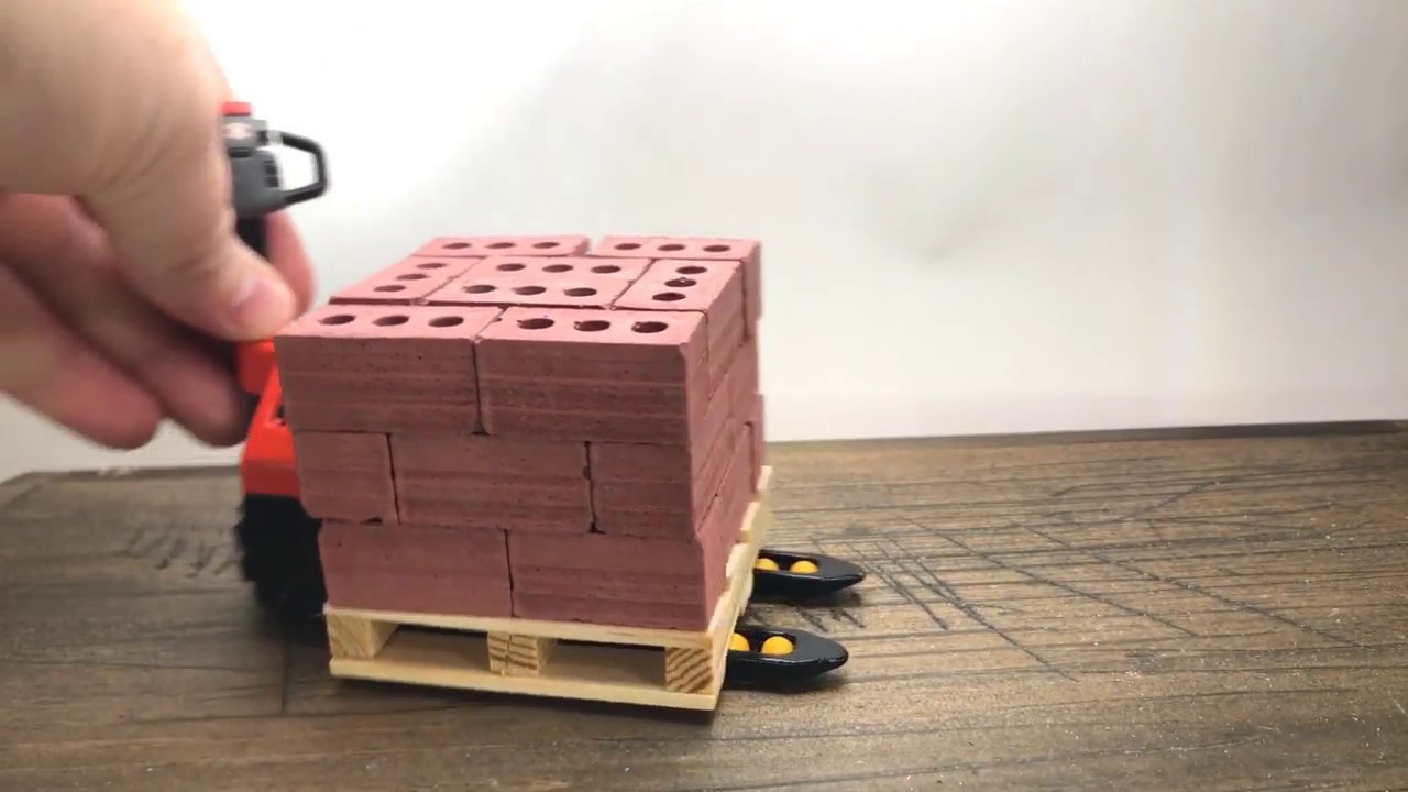 Mini Materials Pallet of Red Bricks