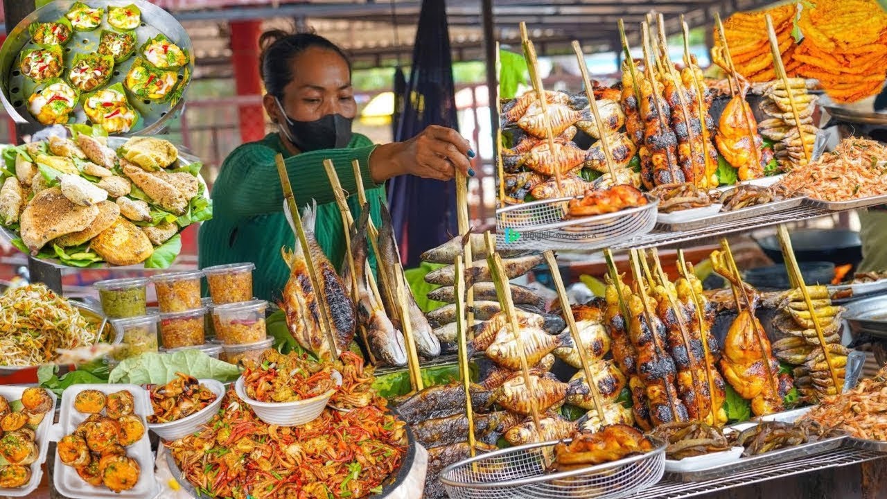 Cheap Snacks, The Best Cambodian Street Food - Grilled Baby Crab, Fried Fish Meatballs, Fish, Frogs 
