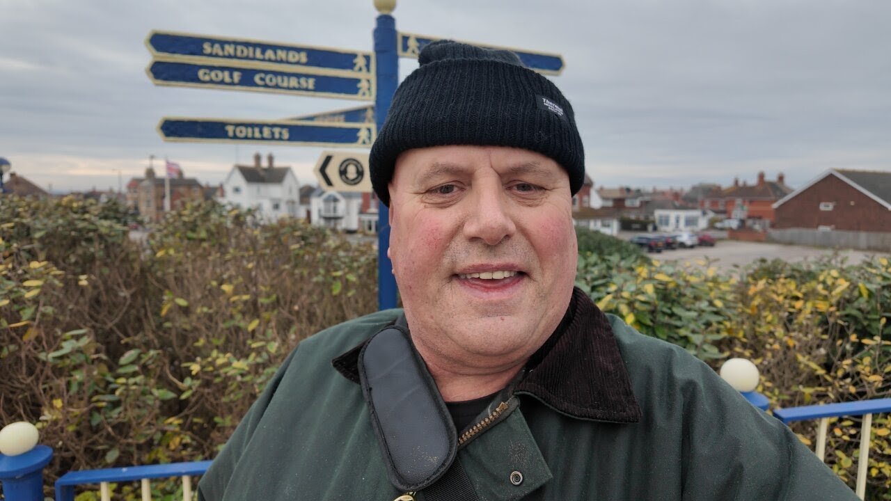 From Mablethorpe to Sutton On Sea #walking #walkingtour #vlog #vlogger #mablethorpe #walking