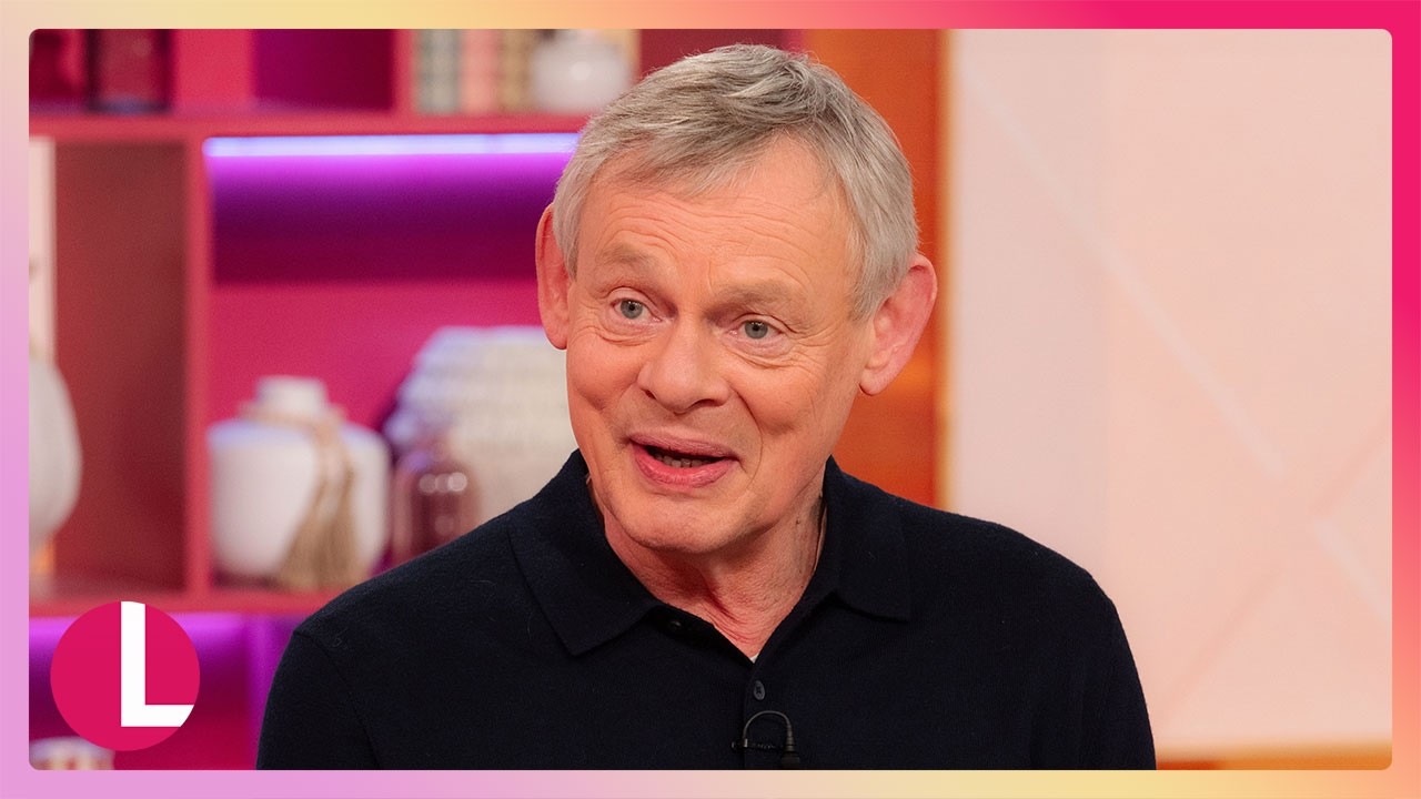Martin Clunes on Starring as Margot Robbie’s Dad in Wuthering Heights! | Lorraine
