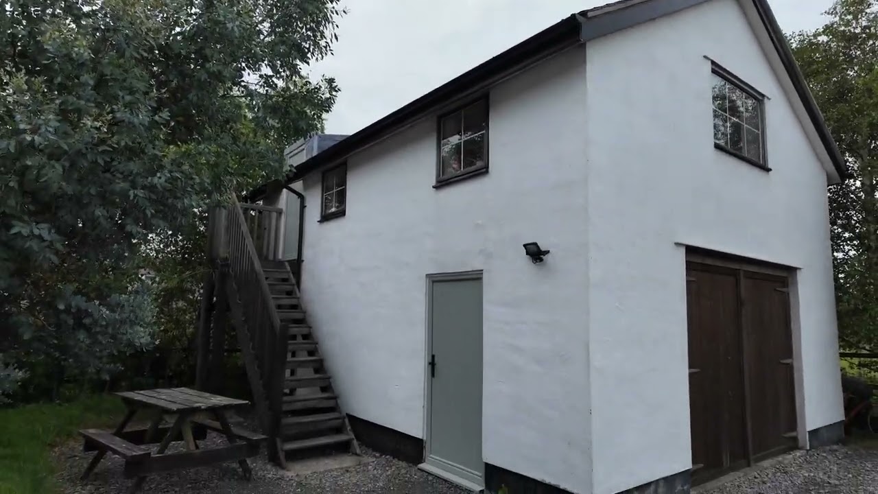 Building the two storey garage