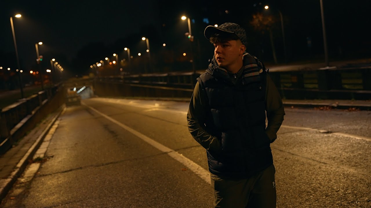 LAMBERT - TRAUMA  (🎥: OFFICIAL VIDEO)