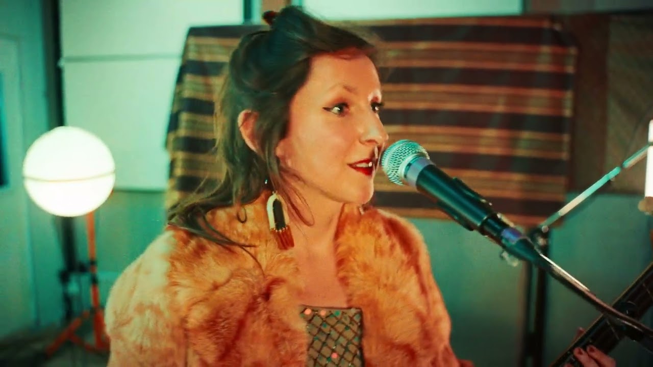 Mi Zafira - Chica Chica live at Studio Moskou