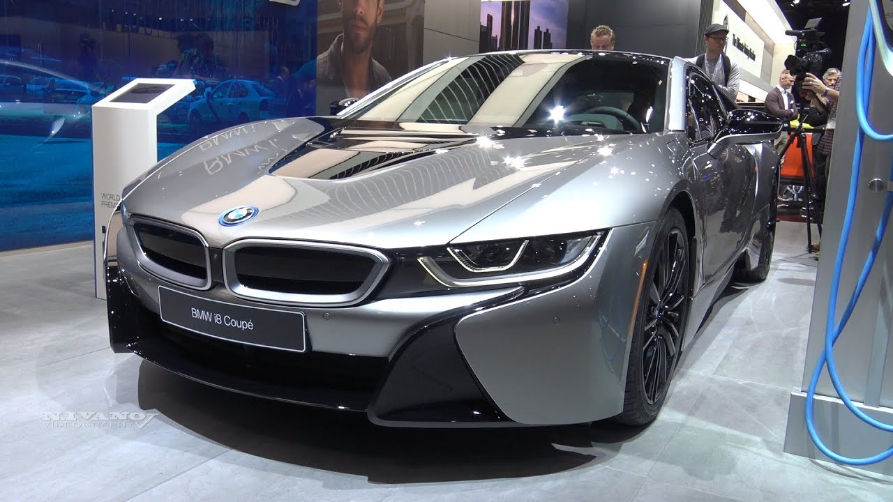 2019 BMW i8 Coupe - Exterior And Interior Walkaround - 2018 Detroit Auto Show