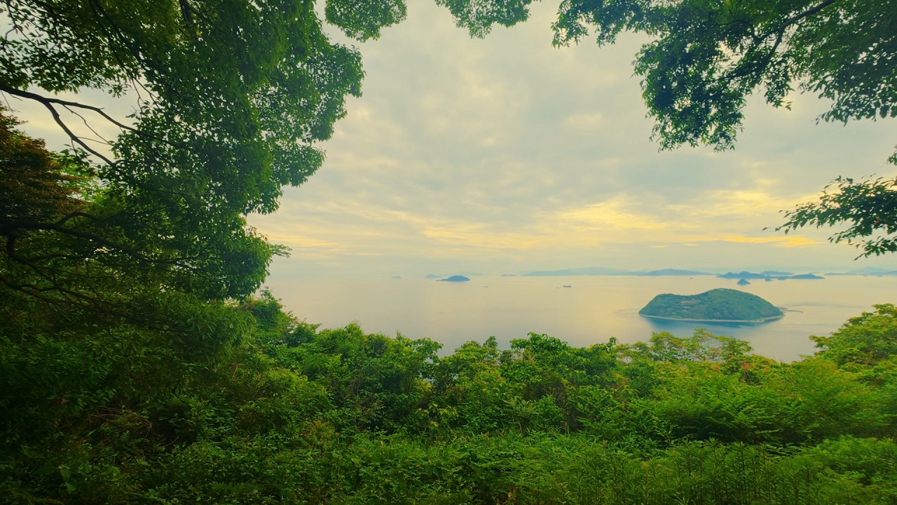 Hiking to the top of Mount Kofuji on Gogoshima, Japan / 4K 60fps / Original Sound