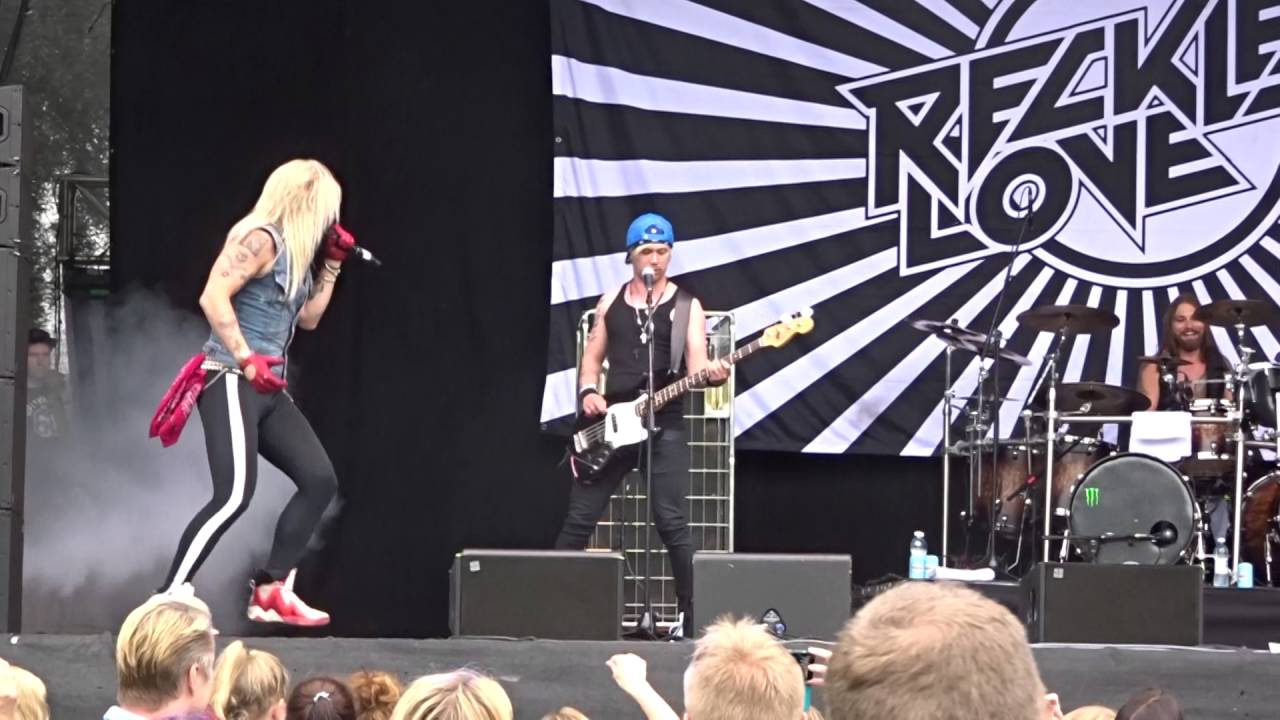 Reckless Love - So Happy I Could Die LIVE @ Wanaja Festival, Hämeenlinna, Finland 23.7.2016