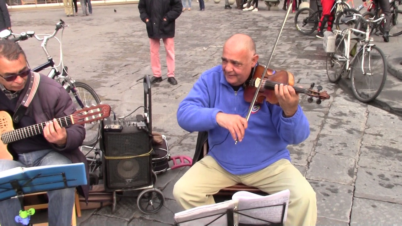 Rom Draculas - Incredible street musicians in Florence  (Libertango - Astor Piazzola)