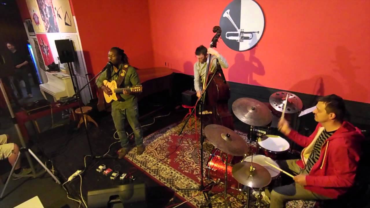 Femi Temowo - Awon Asiwaju (Recorded in Ceska Lipa, Czech Republic) Listen on headphones.
