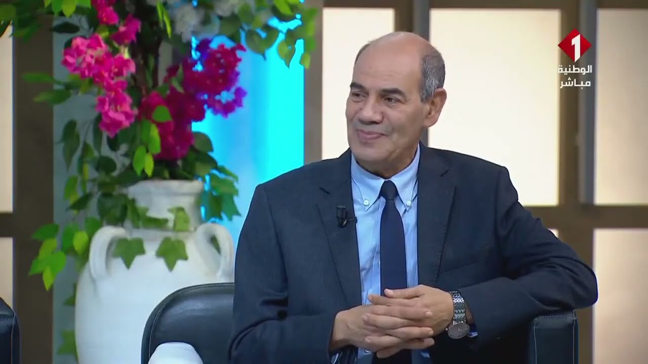 نجم الدين العكاري صحفي: موجز لأهم الأخبار و معرض الصحافة