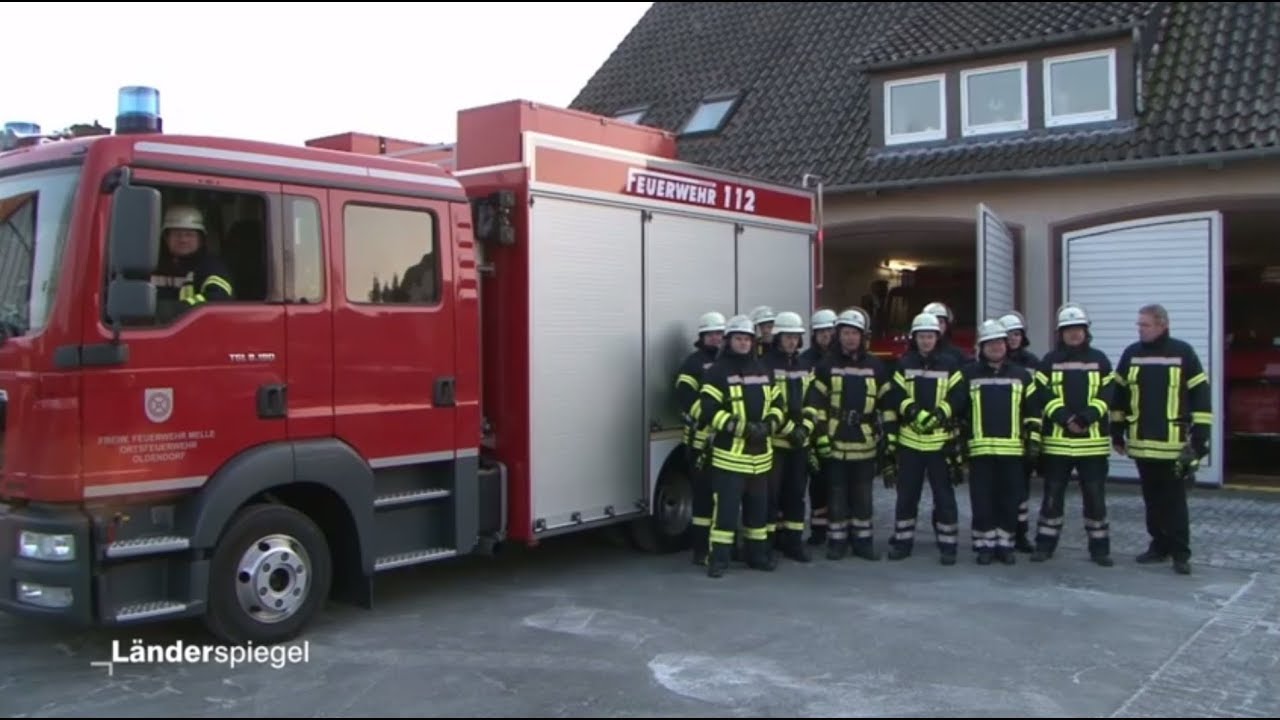 Feuerwehrauto zu gro&szlig; f&uuml;r die Garage - Hammer der Woche vom 17.03.2018 | ZDF