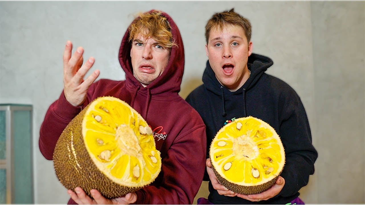 TRYING THE WORLDS STICKIEST FRUIT!!