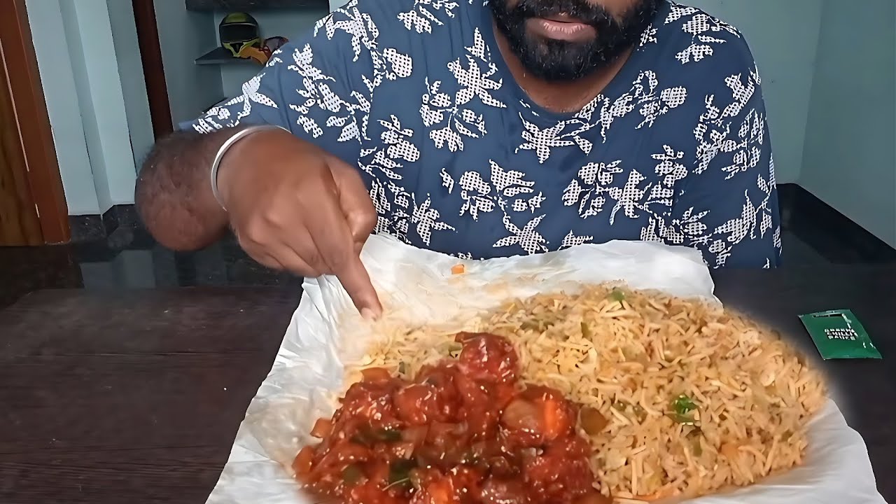 Egg rice with chilli chicken 🍗 eating tamil 🤤|chilli chicken eating|egg rice|@Chickenbiriyani-1998
